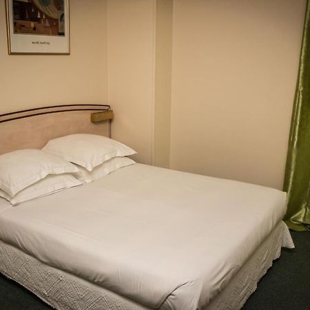 Le Terminus Hotell Tarascon Exteriör bild