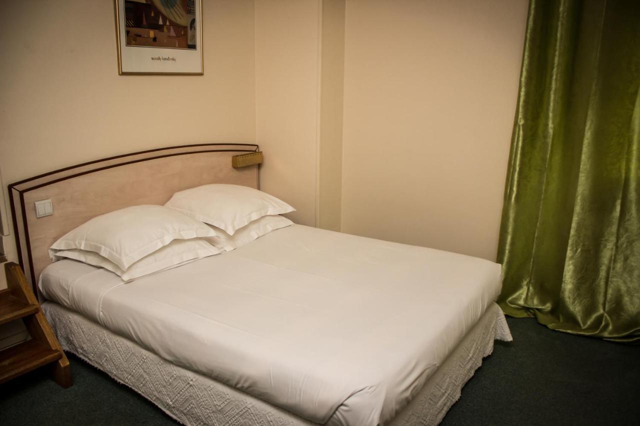 Le Terminus Hotell Tarascon Exteriör bild