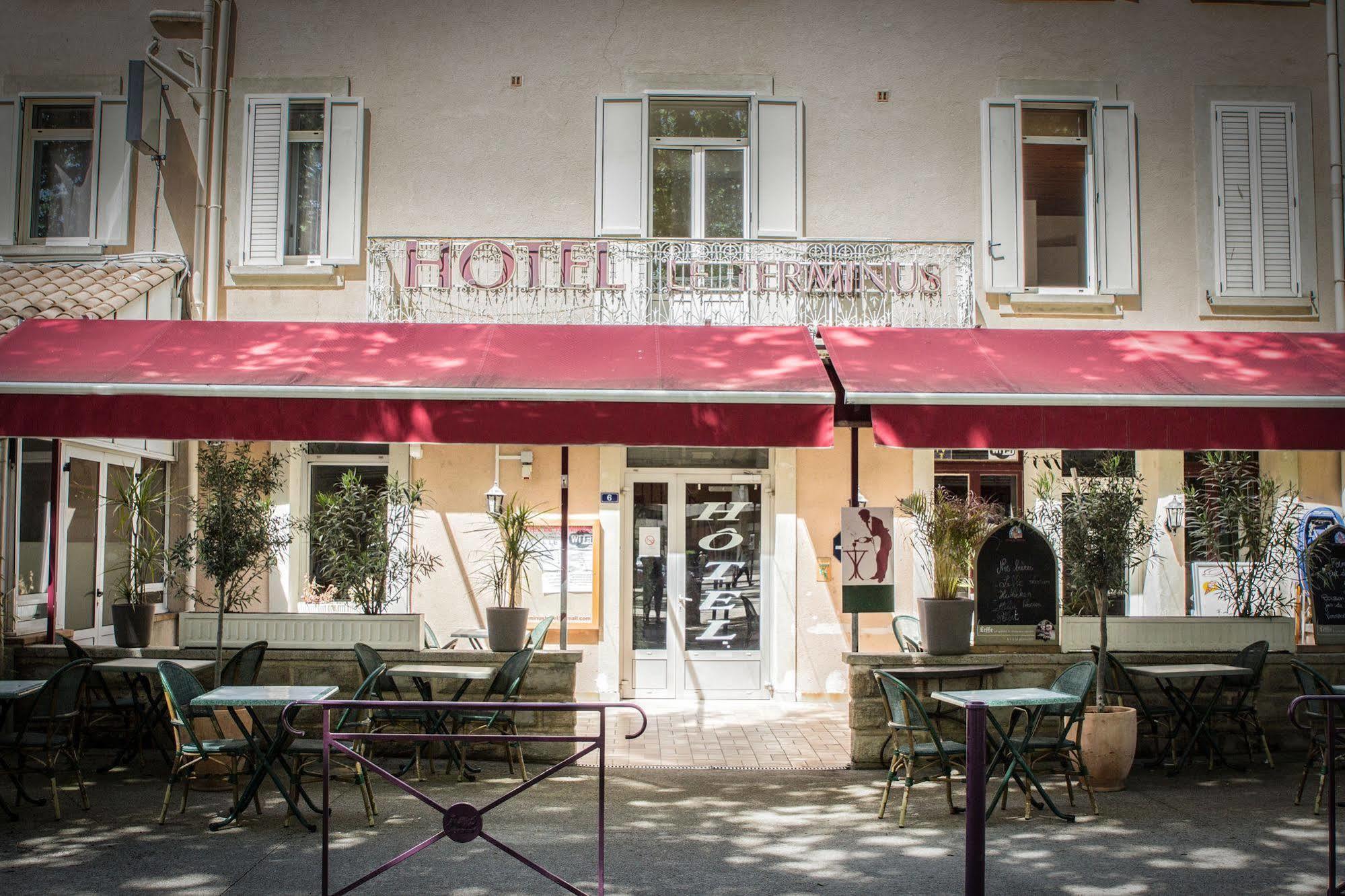 Le Terminus Hotell Tarascon Exteriör bild